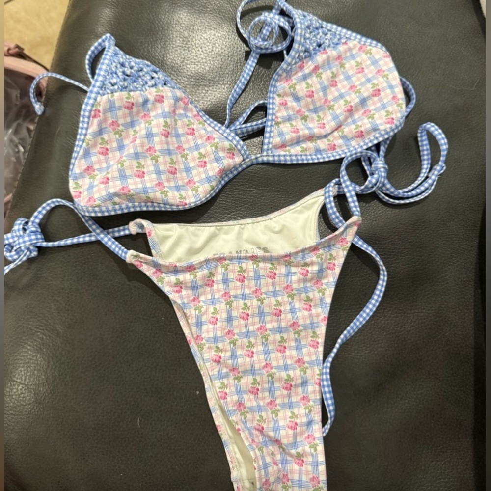 Frankie’s Bikinis Rose Picnic set